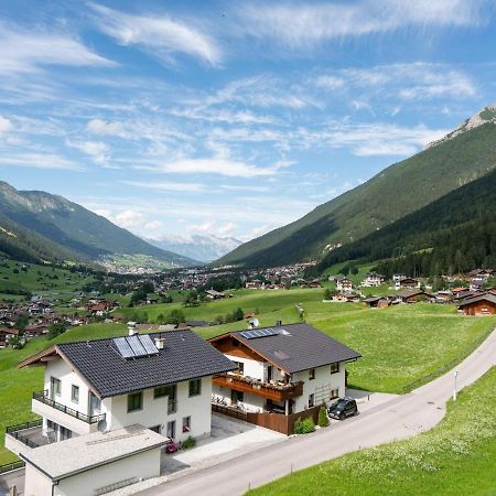 Lovely Apartment In Neustift Im Stubaital With Mountain View Exterior foto